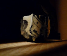 Load image into Gallery viewer, Kei Wakao rice-colored celadon tea bowl