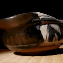 Load image into Gallery viewer, Mitsutosa black Oribe tea bowl