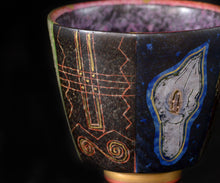 画像をギャラリービューアに読み込む, 伊藤北斗 釉刻色絵金銀彩 面取ぐい呑 -Snake-