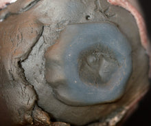 画像をギャラリービューアに読み込む, 加藤真美 フロスト釉 酒盃「玄武」