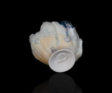 画像をギャラリービューアに読み込む, 加藤真美 フロスト釉 酒盃「丹頂」