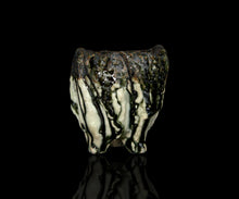 画像をギャラリービューアに読み込む, 塚本治彦 黒織部ぐい呑