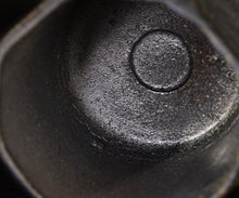 Load image into Gallery viewer, Hiroshi Gozeki Shakusai Sohen-guro Chawan