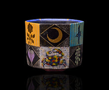 画像をギャラリービューアに読み込む, 伊藤北斗 釉刻色絵金銀彩 面取茶碗 -Chameleon-