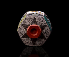 画像をギャラリービューアに読み込む, 伊藤北斗 釉刻色絵金銀彩 面取茶碗 -Chameleon-