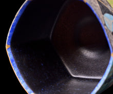 画像をギャラリービューアに読み込む, 伊藤北斗 釉刻色絵金銀彩 面取茶碗 -Chameleon-