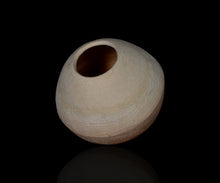 画像をギャラリービューアに読み込む, アマンダトン mono no aware 天然草木染め小壺