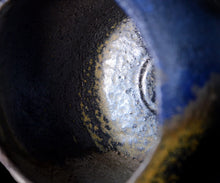 Load image into Gallery viewer, Hiroshi Gozeki Tousai Sohen-guro Chawan