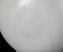 画像をギャラリービューアに読み込む, 森岡由利子 白磁扁壺