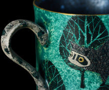 画像をギャラリービューアに読み込む, 伊藤北斗 釉刻色絵金銀彩 珈琲呑 -Raccoon-