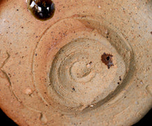 Load image into Gallery viewer, Hiroshi Goseki Hiyama Bizen chawan Emerald flowsion