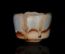 Load image into Gallery viewer, Hiroshi Goseki Hiyama Bizen chawan Emerald flowsion