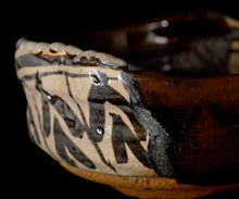 Load image into Gallery viewer, Mitsutosa black Oribe tea bowl