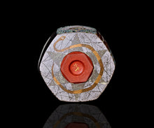 画像をギャラリービューアに読み込む, 伊藤北斗 釉刻色絵金銀彩 面取茶碗 -巳-