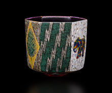 画像をギャラリービューアに読み込む, 伊藤北斗 釉刻色絵金銀彩 面取筒茶盌 -象-