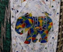 画像をギャラリービューアに読み込む, 伊藤北斗 釉刻色絵金銀彩 面取筒茶盌 -象-