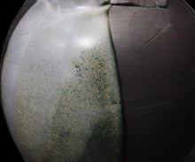 画像をギャラリービューアに読み込む, 加藤真美 フロスト釉 黒磁花入