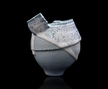 画像をギャラリービューアに読み込む, 加藤真美 フロスト釉 片翼花入
