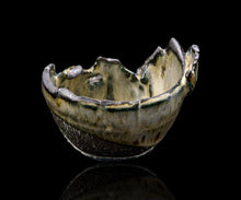 画像をギャラリービューアに読み込む, 加藤真美 フロスト釉 黒酒盃B