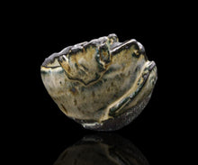 画像をギャラリービューアに読み込む, 加藤真美 フロスト釉 黒酒盃B