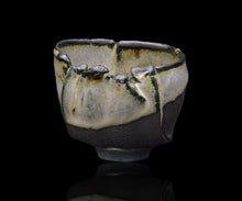 画像をギャラリービューアに読み込む, 加藤真美 フロスト釉 黒酒盃A