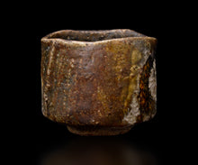 画像をギャラリービューアに読み込む, 岡本作礼 黒織部唐津円相茶盌