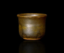 画像をギャラリービューアに読み込む, 三藤るい 黒唐津ぐい呑B