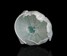 画像をギャラリービューアに読み込む, 加藤真美 フロスト釉茶碗 銘「コノハナ」