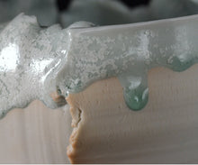 画像をギャラリービューアに読み込む, 加藤真美 フロスト釉茶碗 銘「コノハナ」