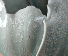 画像をギャラリービューアに読み込む, 加藤真美 フロスト釉茶碗 銘「コノハナ」