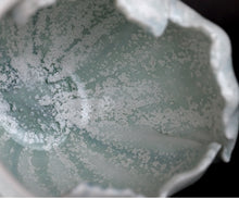 画像をギャラリービューアに読み込む, 加藤真美 フロスト釉茶碗 銘「コノハナ」