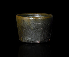 画像をギャラリービューアに読み込む, 三藤るい 黒唐津刳貫茶碗