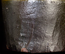 画像をギャラリービューアに読み込む, 三藤るい 黒唐津刳貫茶碗