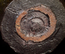 画像をギャラリービューアに読み込む, 三藤るい 黒唐津刳貫茶碗