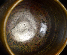 画像をギャラリービューアに読み込む, 三藤るい 黒唐津刳貫茶碗