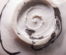 画像をギャラリービューアに読み込む, アマンダトン The Perfect Imbalance 抹茶碗「龍」