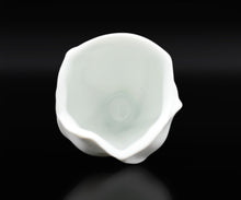 画像をギャラリービューアに読み込む, 張多然 白い花 カップB