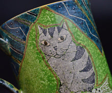 画像をギャラリービューアに読み込む, 伊藤北斗 釉刻色絵金銀彩 珈琲呑 猫A