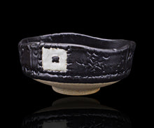 画像をギャラリービューアに読み込む, 光藤佐 黒織部菱文茶盌