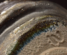 画像をギャラリービューアに読み込む, 吉見螢石 織部黒沓茶盌 銘「弦月」