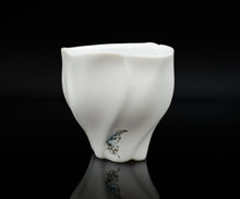 画像をギャラリービューアに読み込む, 張多然 白い花 カップF