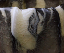 画像をギャラリービューアに読み込む, 若尾経 米色瓷茶盌 銘「玉霞」