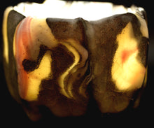 画像をギャラリービューアに読み込む, 若尾経 米色瓷茶盌 銘「玉霞」