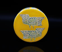 画像をギャラリービューアに読み込む, 伊藤北斗 釉刻色絵金銀彩 小筥A