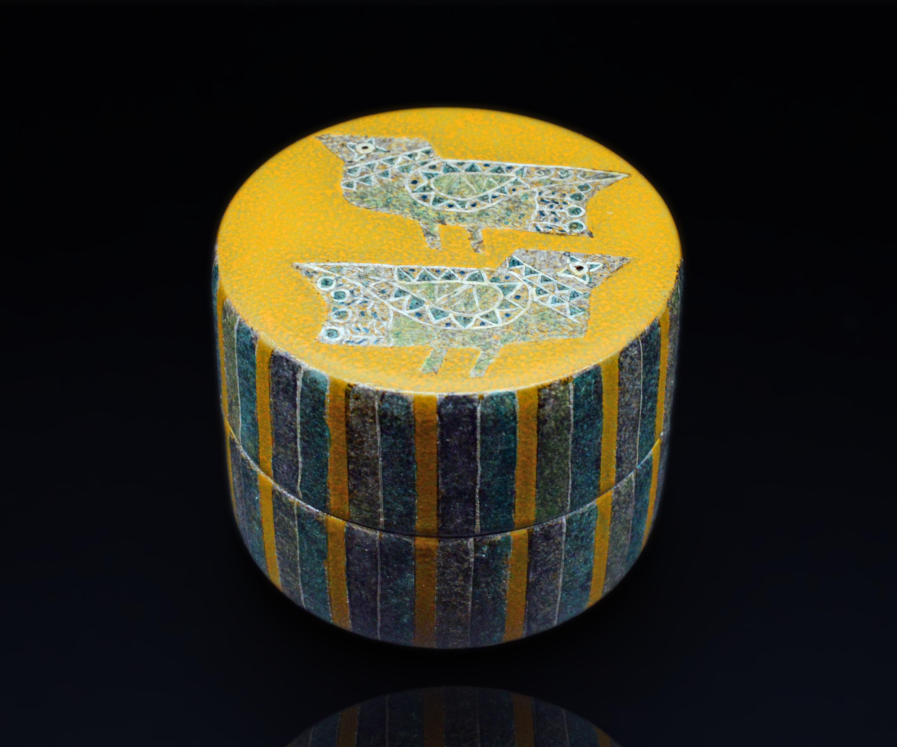 美品「伊藤北斗」作 釉描色絵銀彩筥『月夜の夢』共箱付 壺 つぼ 花瓶 伊藤北斗 釉刻色絵金銀彩 小筥A – 窯と土～Kama-to-tsuchi～