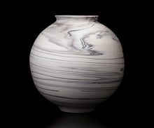 画像をギャラリービューアに読み込む, アマンダトン The Perfect Imbalance 満月壺