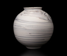 画像をギャラリービューアに読み込む, アマンダトン The Perfect Imbalance 満月壺