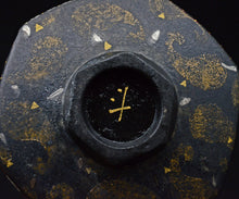 画像をギャラリービューアに読み込む, 伊藤北斗 釉刻色絵金銀彩 面取茶碗