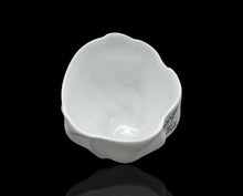 画像をギャラリービューアに読み込む, 張多然 白い花 カップD