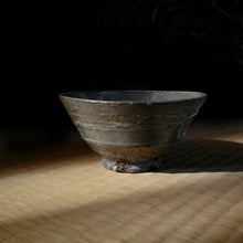 Load image into Gallery viewer, Tasuku Mitsufuji Natural Ash Glaze Chawan
